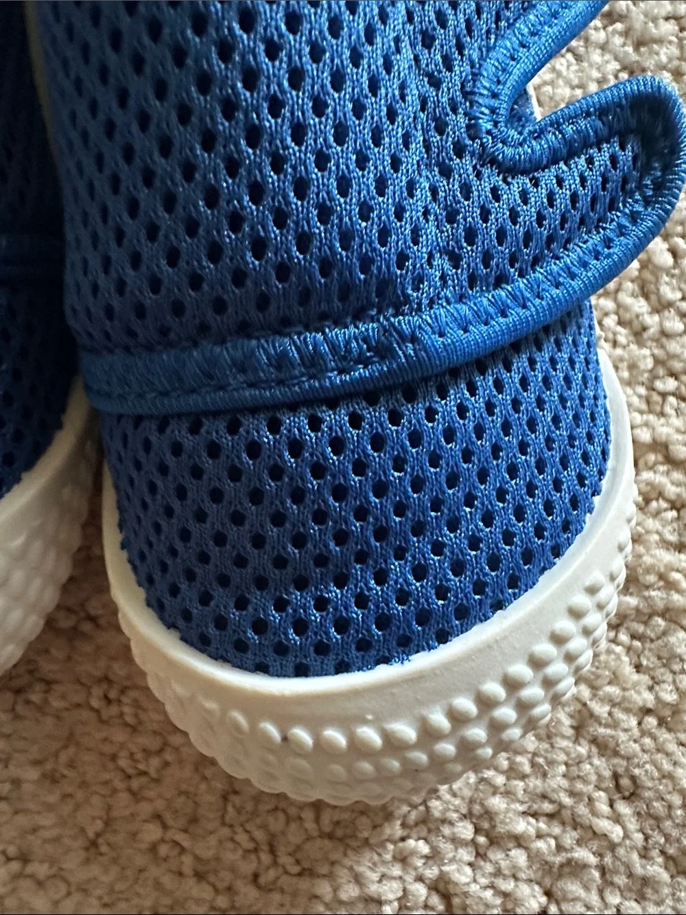 Cat & Jack Royal Blue Mesh Kids Slip-On Water Shoes with White Soles size 6 T